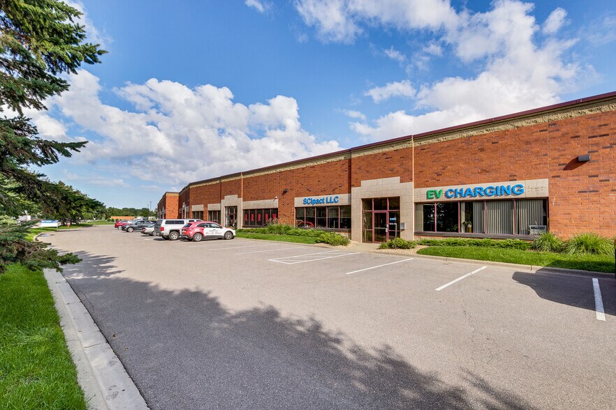 More Photos Of 10220 73rd Ave S, Maple Grove Flex For Lease