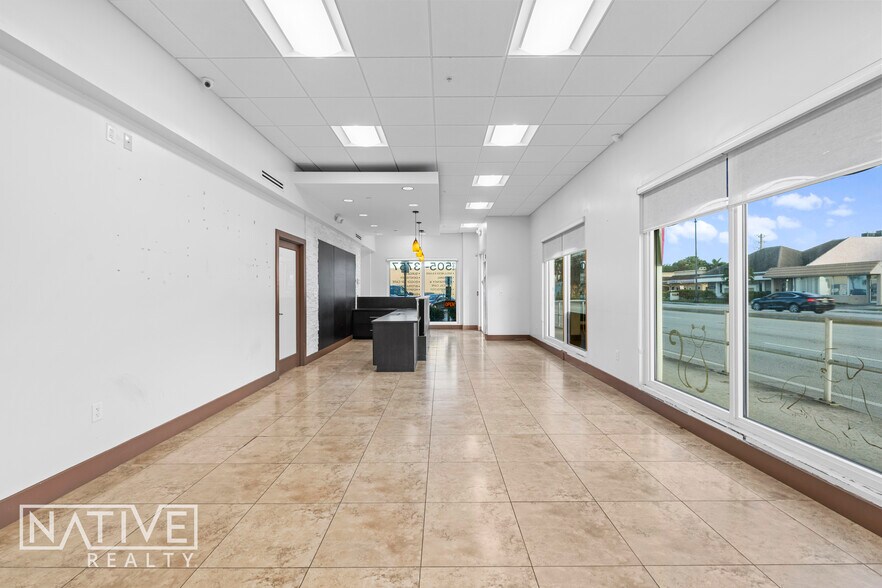 More Photos Of 311-313 E Hallandale Beach Blvd, Hallandale Beach Freestanding For Lease
