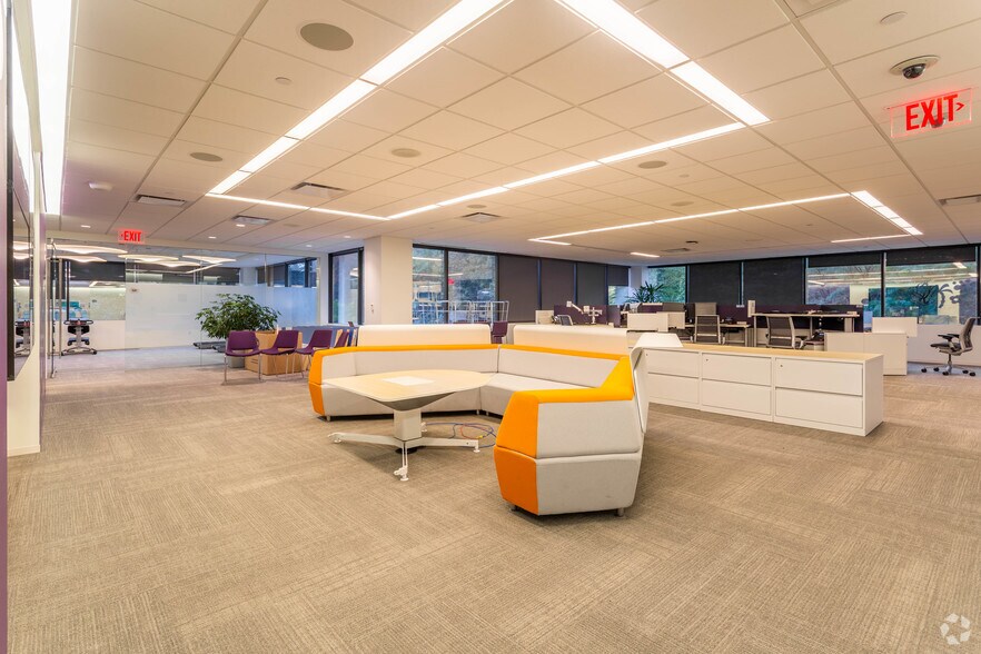 More Photos Of 3 Corporate Dr, Shelton Office For Lease