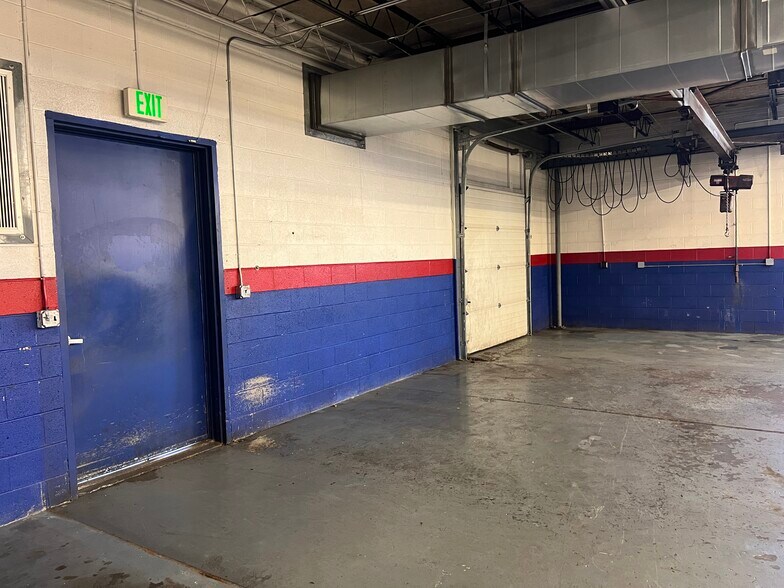 More Photos Of 60 E Rock St, Harrisonburg Light Distribution For Lease