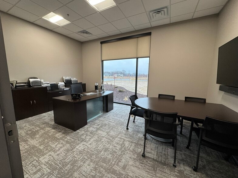 More Photos Of 645 Sandpiper Trl, Cottage Grove Warehouse For Sale