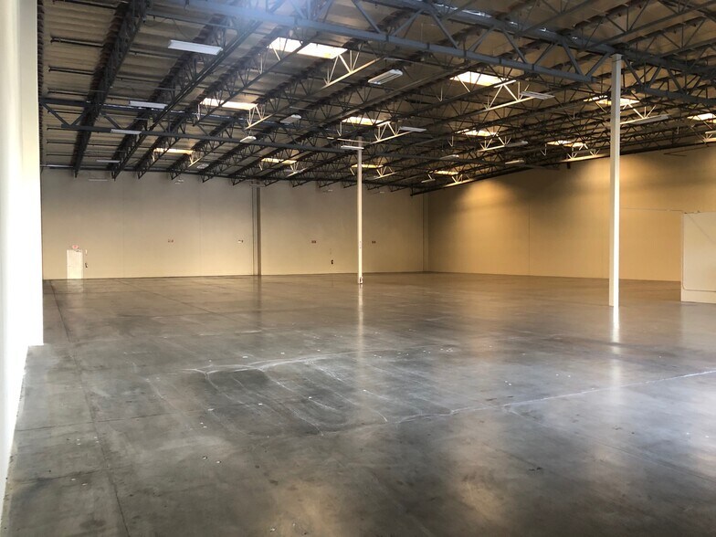More Photos Of 120 Calle Iglesia, San Clemente Warehouse For Lease
