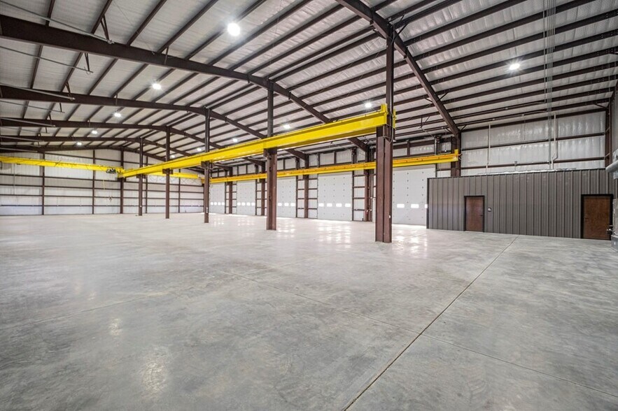 More Photos Of 5261 W Murphy St, Odessa Industrial For Lease