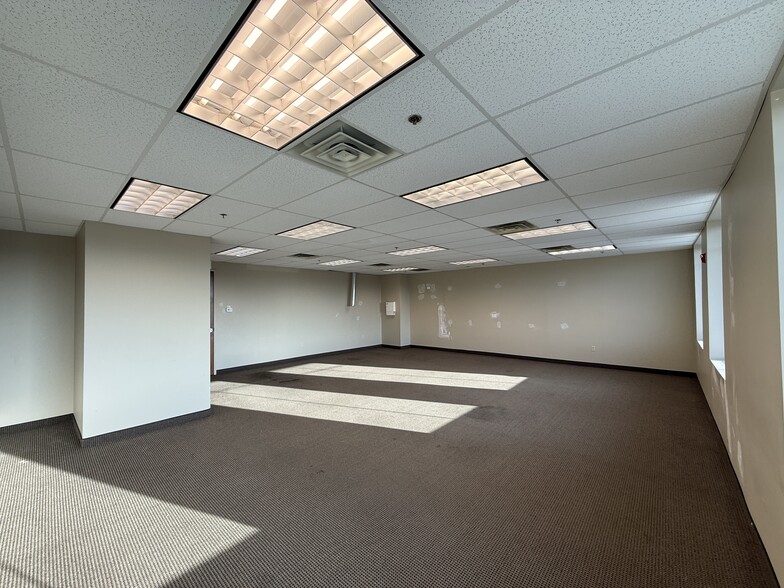 More Photos Of 4546 S Atherton Dr, Taylorsville Restaurant For Lease