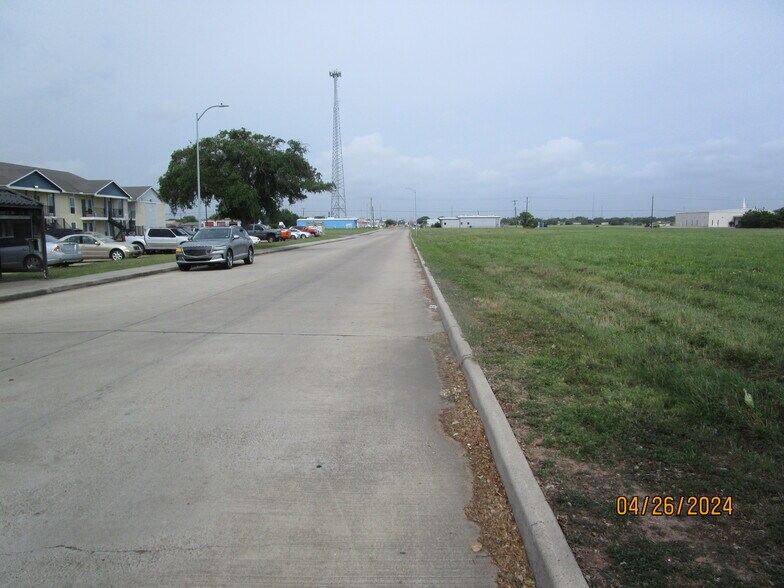 More Photos Of Avenue J @ Skinner, Freeport Land For Sale