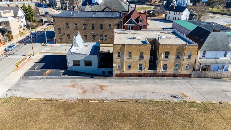 More Photos Of 926 Market St, Parkersburg Office Residential For Sale