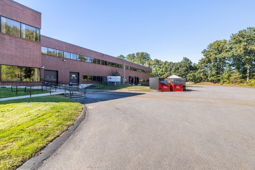 More Photos Of 6 Riverside Dr, Andover Research And Development For Lease