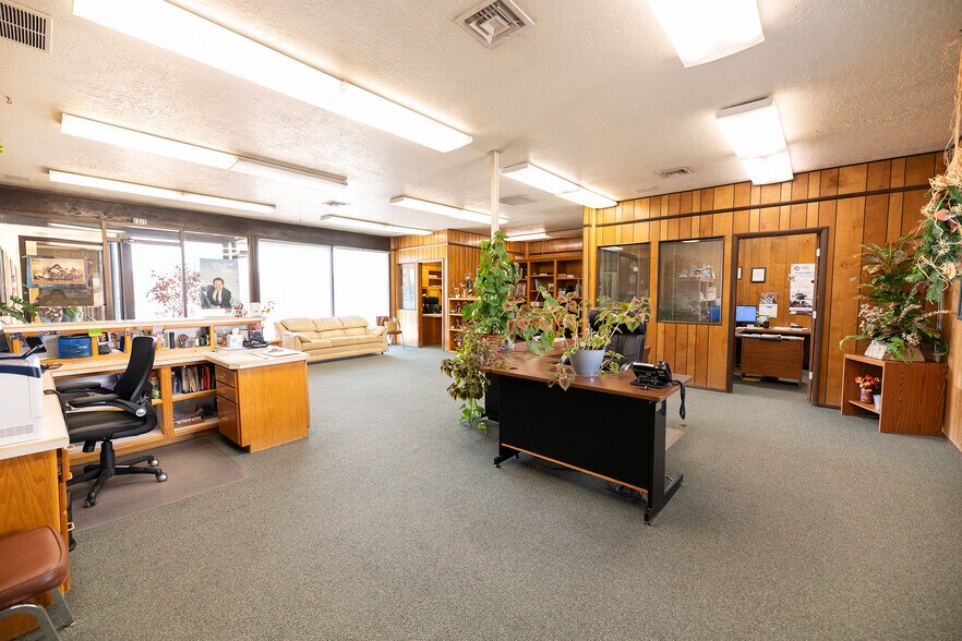 More Photos Of 123 N 1st St, Grants Office For Sale