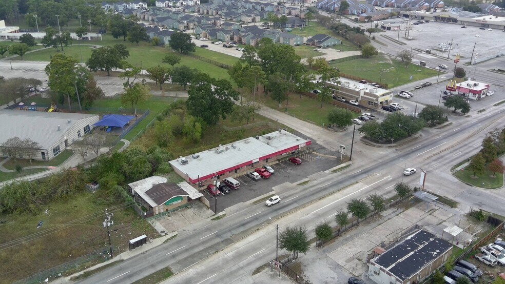 More Photos Of 6513 Tidwell Rd, Houston Storefront For Lease