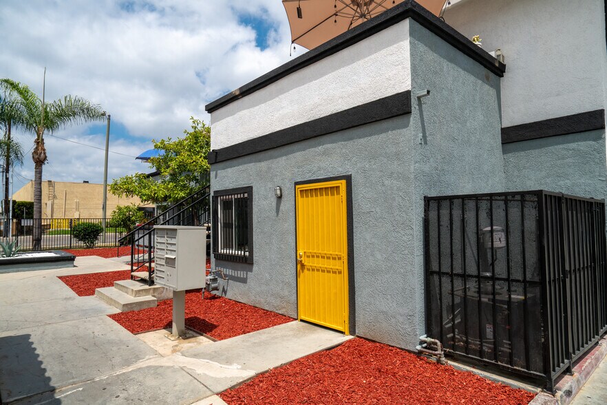 More Photos Of 875 N Olive St, Orange Apartments For Sale