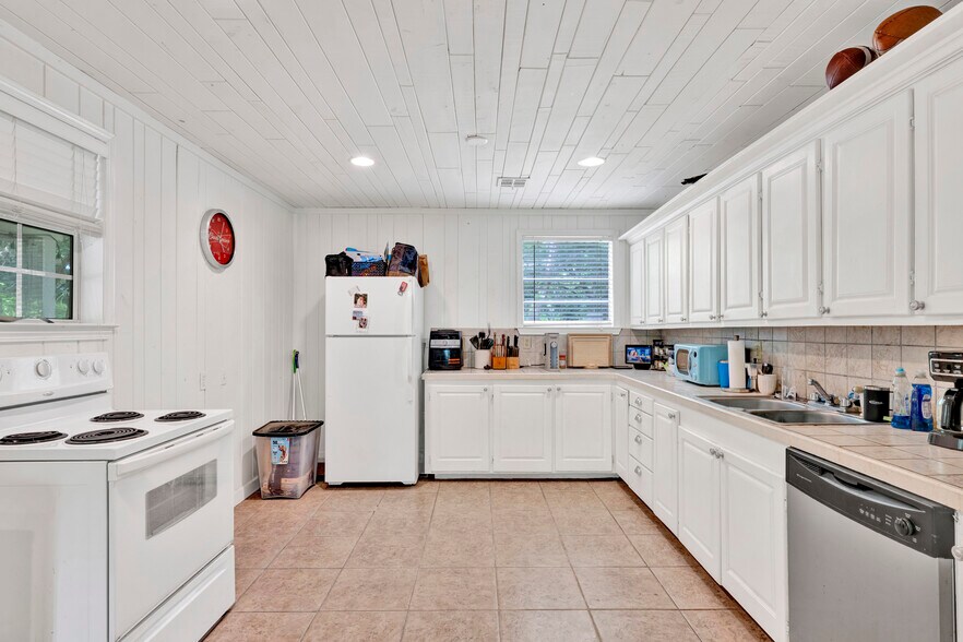 More Photos Of 19205 State Highway 181, Fairhope Office For Sale