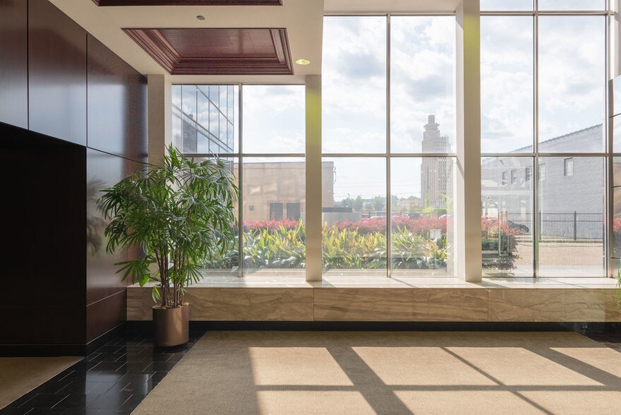 More Photos Of 200 S Lamar St, Jackson Office For Sale
