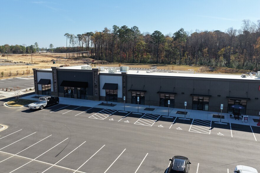 More Photos Of 5533 Corporation Drive, Hope Mills General Retail For Lease