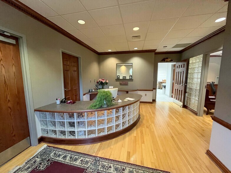 More Photos Of 400 Emery Dr, Birmingham Office For Lease