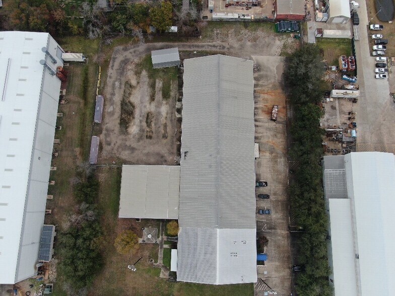 More Photos Of 1310 W Sam Houston Pky N, Houston Warehouse For Sale