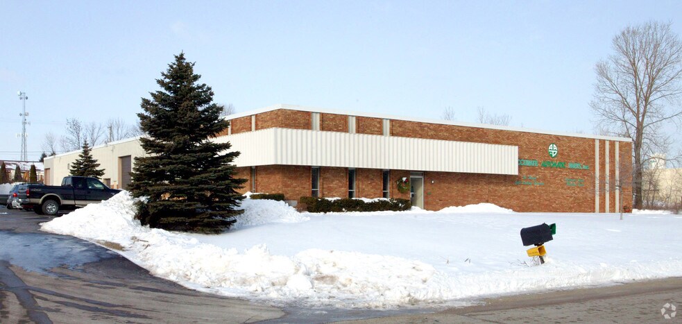 More Photos Of 2885 S 163rd St, New Berlin Manufacturing For Sale