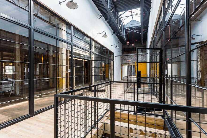 More Photos Of 565 Northside Dr, Atlanta Office For Lease