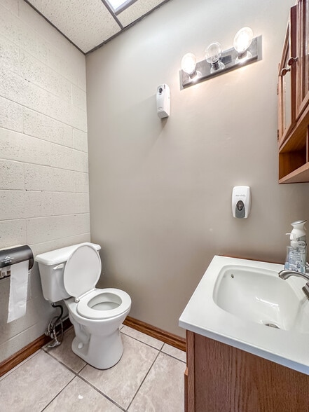 More Photos Of 2833 W Main St, Jenks Religious Facility For Sale