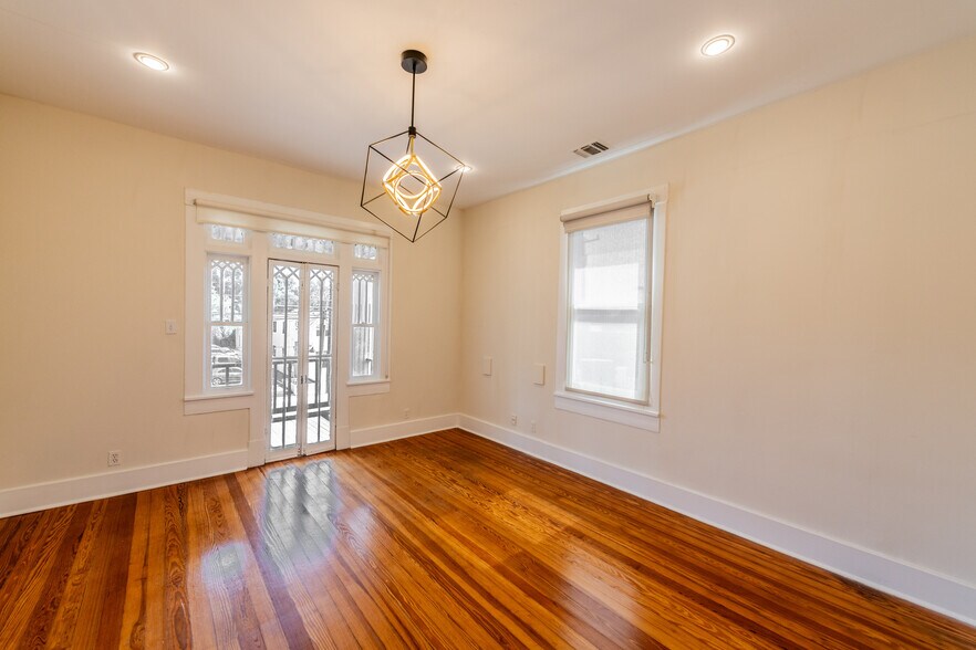 More Photos Of 214 E Ashby Pl, San Antonio Office For Lease