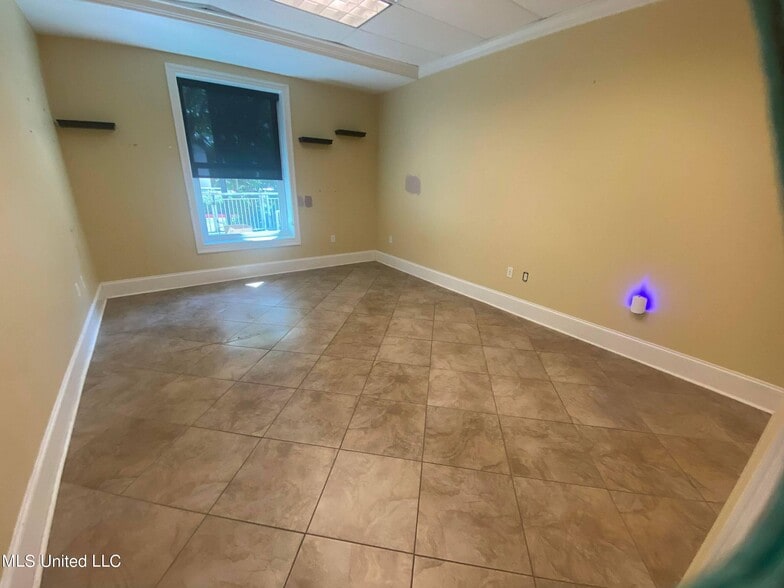 More Photos Of 2228-2230 Beach Dr, Gulfport Apartments For Lease
