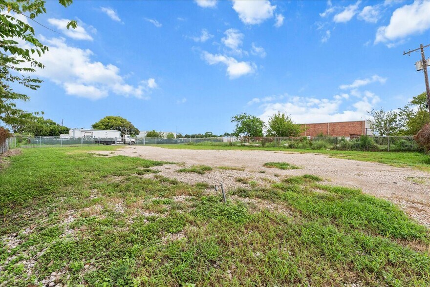 More Photos Of 230 Highway 146 S, Texas City Auto Dealership For Sale