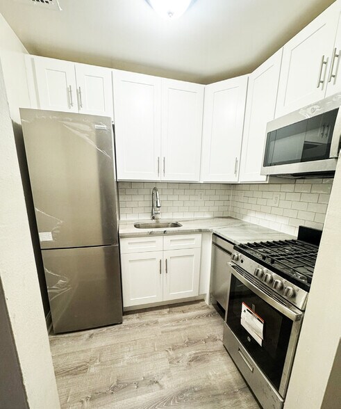 More Photos Of 160 Front St, New York Apartments For Sale