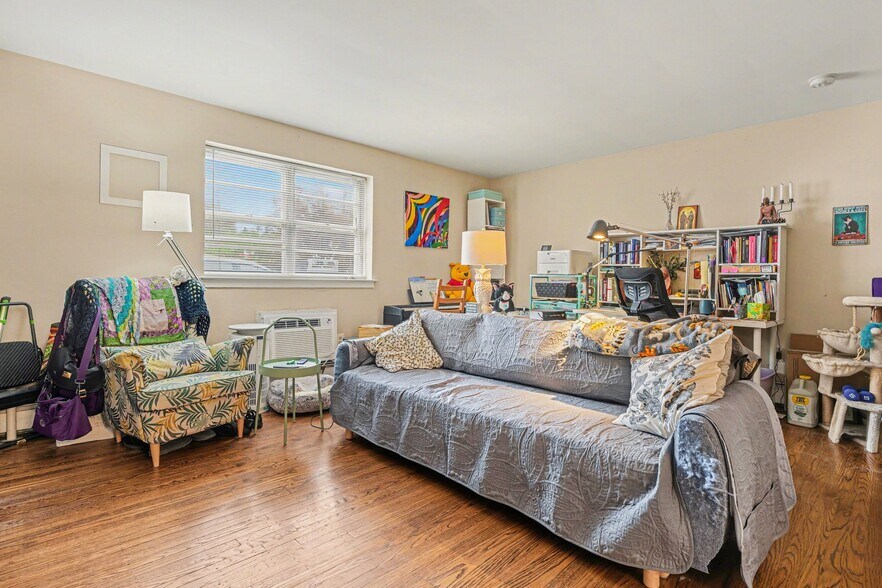 More Photos Of 107 Allison Rd, Oreland Office For Sale