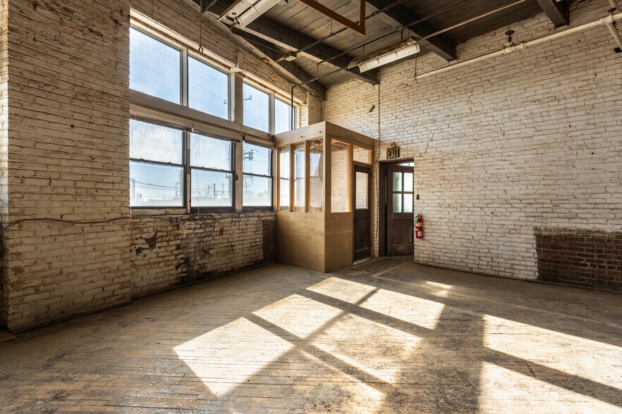 More Photos Of 4530 Germantown Ave, Philadelphia Warehouse For Lease