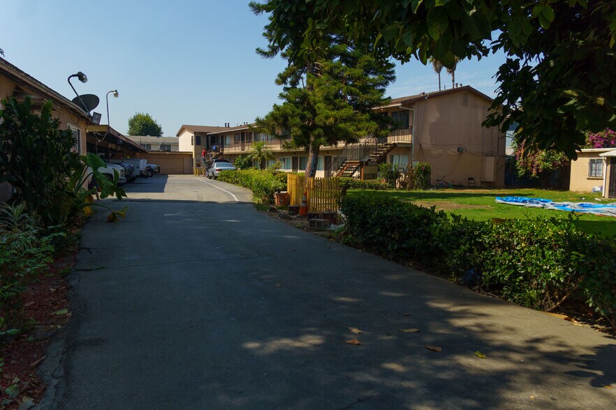 Primary Photo Of 3182 Euclid Ave, Lynwood Apartments For Sale