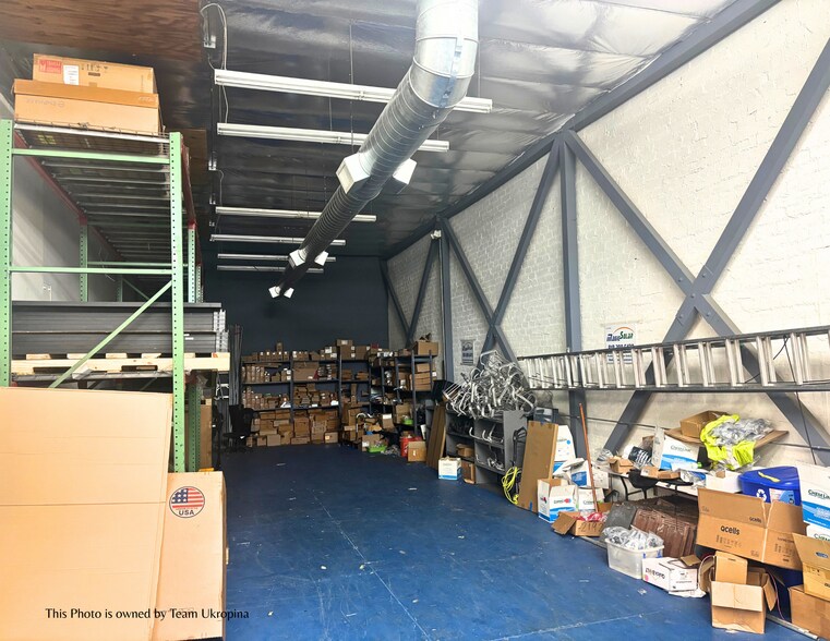 More Photos Of 2610-2622 E Foothill Blvd, Pasadena Warehouse For Lease