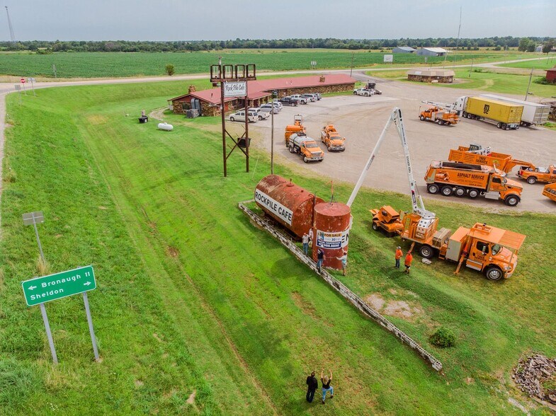 More Photos Of 18400 E B Hwy, Sheldon Flex For Sale