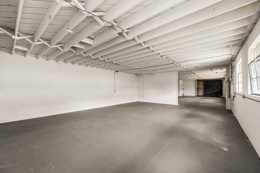More Photos Of 4863 Telegraph Rd, Los Angeles Manufacturing For Sale