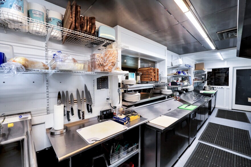 More Photos Of 802 S Shore Diamond Lake Rd, Newport Restaurant For Sale