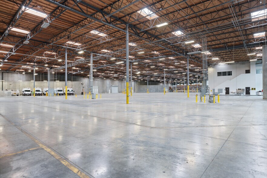 More Photos Of 2633 Progress St, Vista Warehouse For Lease