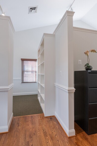 More Photos Of 10470-10476 Armstrong St, Fairfax Medical For Sale