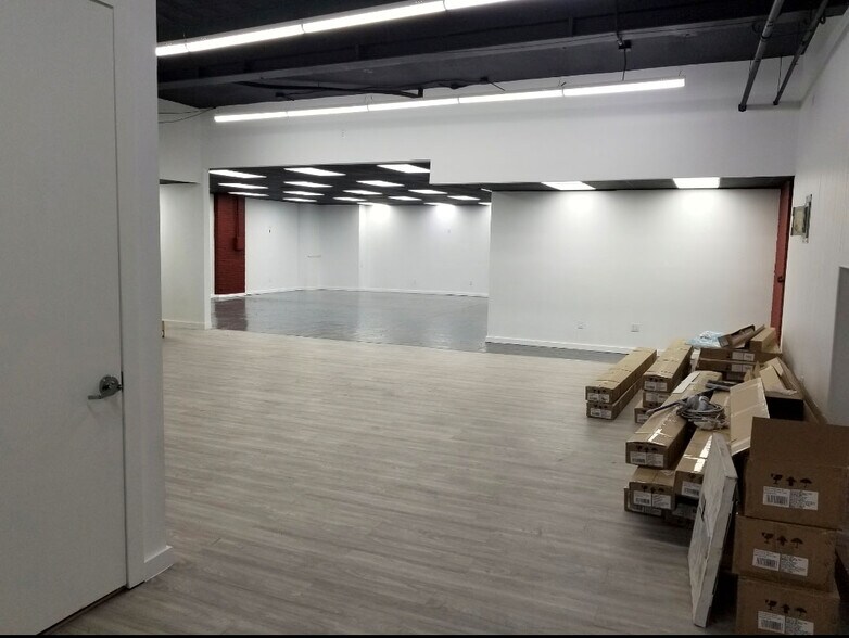 More Photos Of 207 Lawrence Ave, Inwood Loft Creative Space For Lease