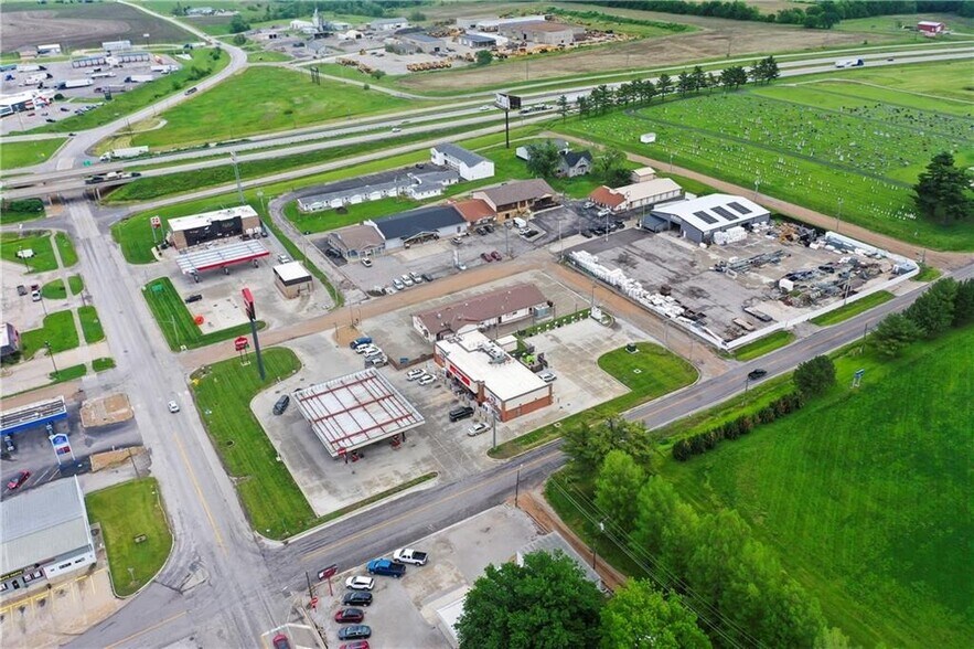 More Photos Of 103 Ne 2nd St, Concordia Restaurant For Sale