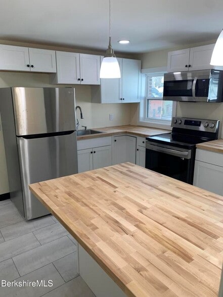 More Photos Of 35 Main St, West Stockbridge Apartments For Sale