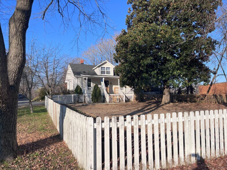 More Photos Of 5674 Three Notch D Rd, Crozet Office For Lease