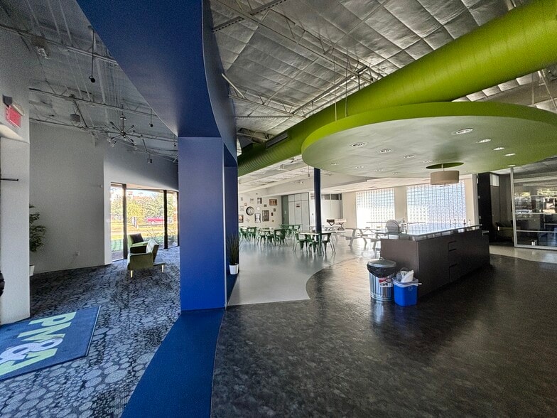 More Photos Of 6801 Portwest Dr, Houston Flex For Lease