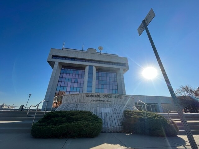 More Photos Of 100 McMorran Blvd, Port Huron Office For Sale
