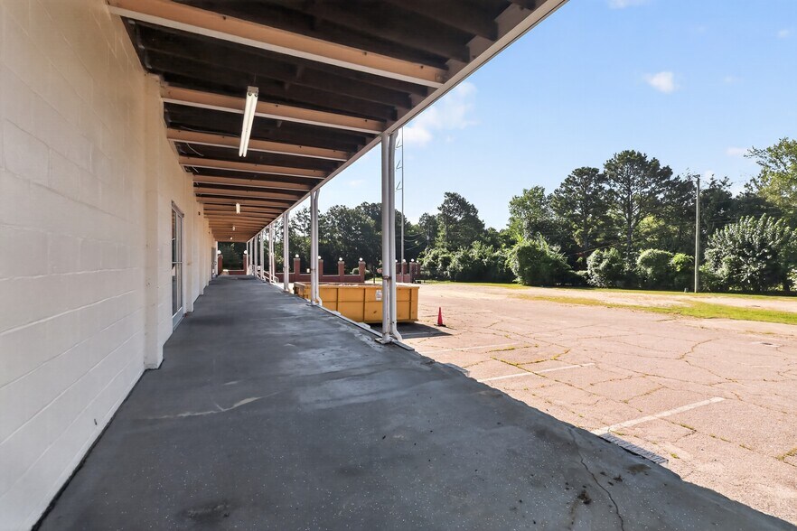 More Photos Of 1512 Garner Rd, Raleigh Warehouse For Lease