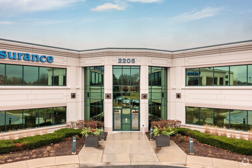 More Photos Of 2205 Point Blvd, Elgin Office For Lease