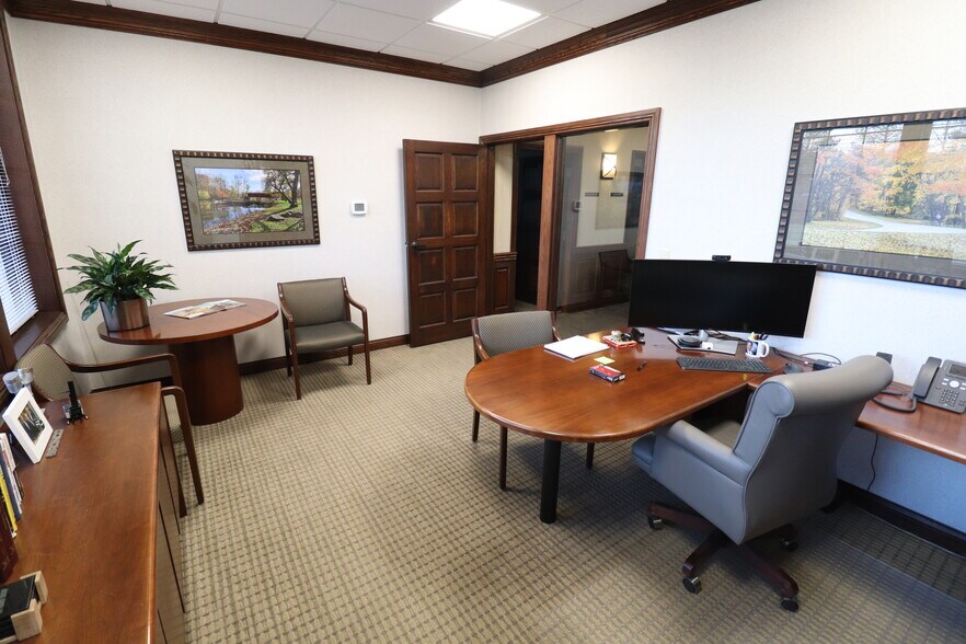 More Photos Of 9009 Coldwater Rd, Fort Wayne Unknown For Lease