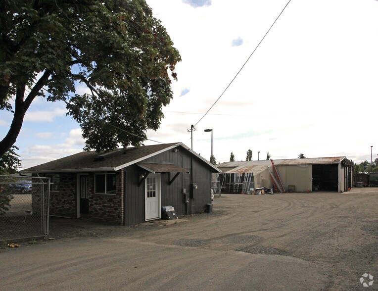 More Photos Of 3400 SW 209th Ave, Beaverton Warehouse For Lease