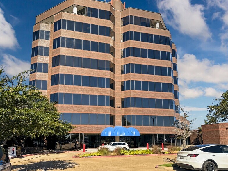 More Photos Of 1716 Briarcrest Dr, Bryan Coworking Space