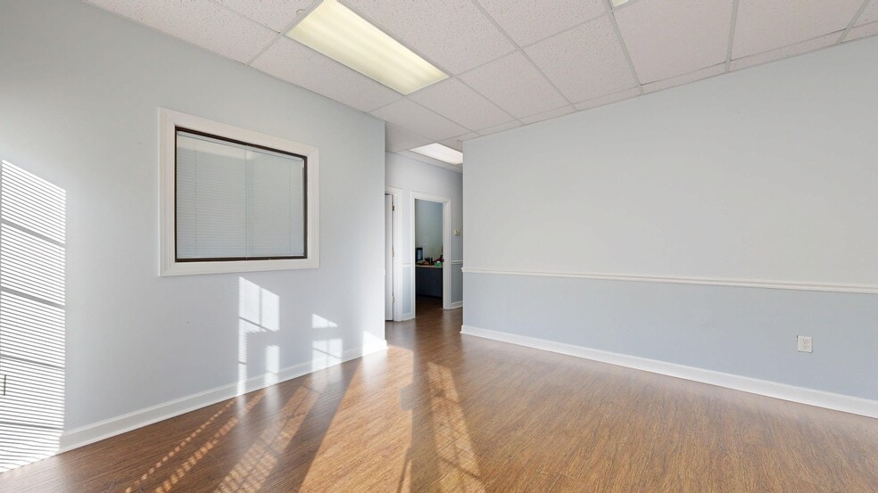 More Photos Of 105 Stone Village Dr, Fort Mill Office For Lease