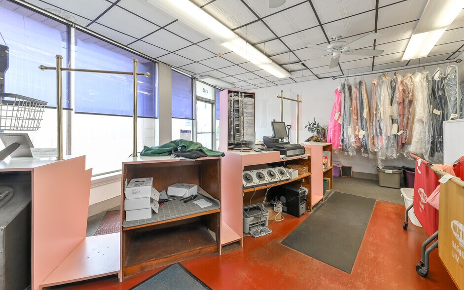 More Photos Of 4145 Brownsville Rd, Pittsburgh Storefront For Sale