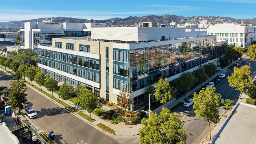 More Photos Of 959 Seward St, Los Angeles Office For Lease