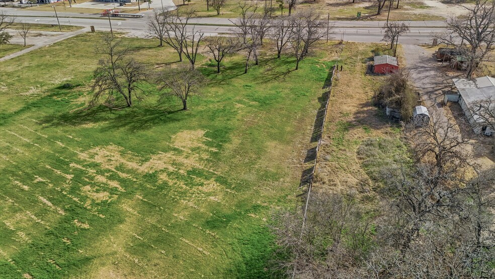 More Photos Of 2311 Fort Worth Hwy, Weatherford Land For Sale